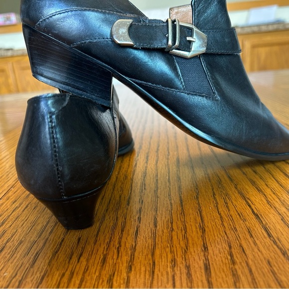 Ipanema Vintage Black Leather Low Heel Loafers with Buckle 1 1/2” Heel Size 8 - Picture 5 of 14